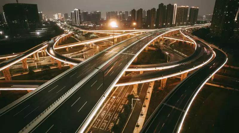 這些上道必知汽車燈語，你知道嗎？